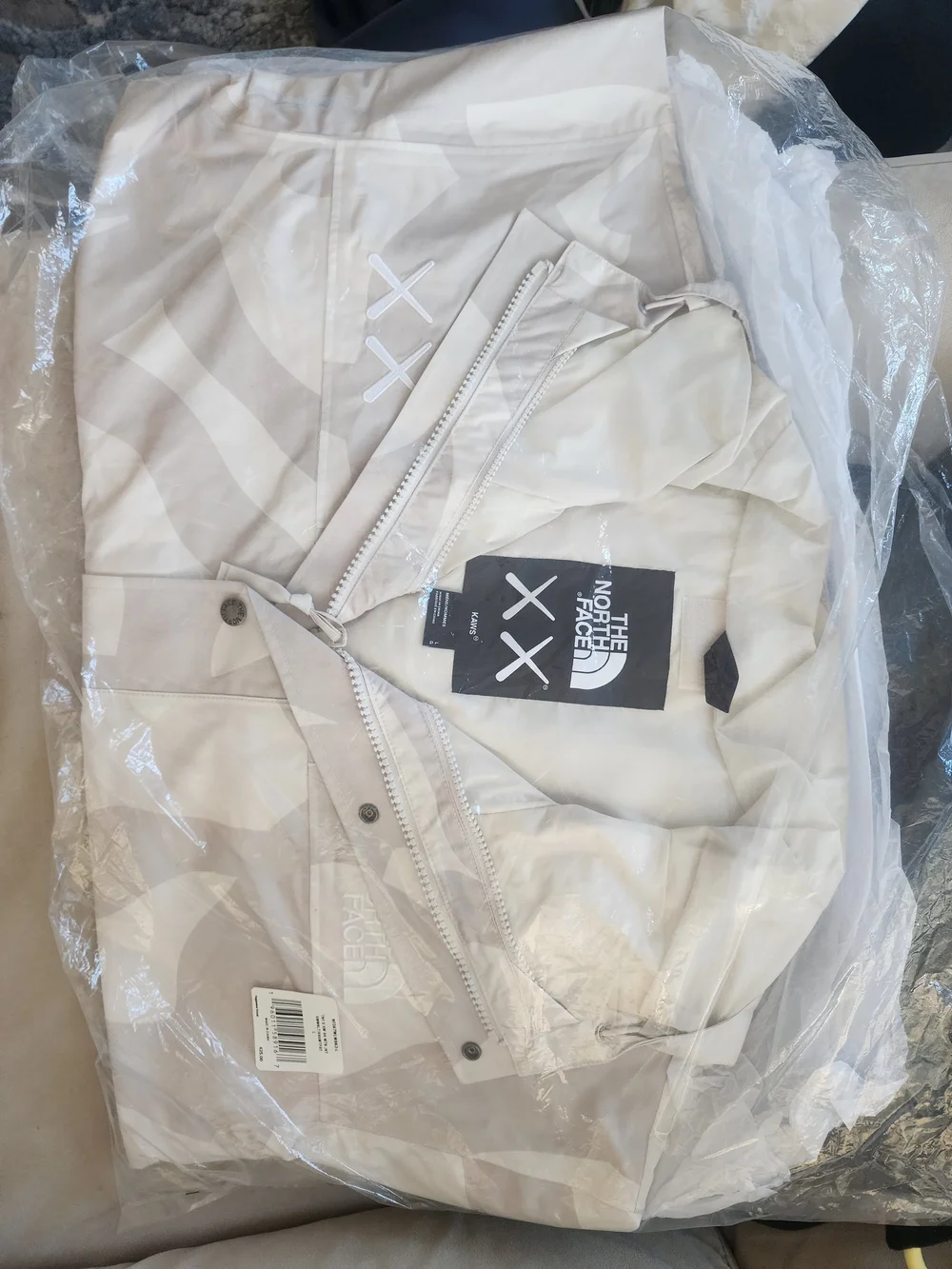 The North Face x KAWS 1986 Retro Mountain Jacket Moonlight Ivory Camo L